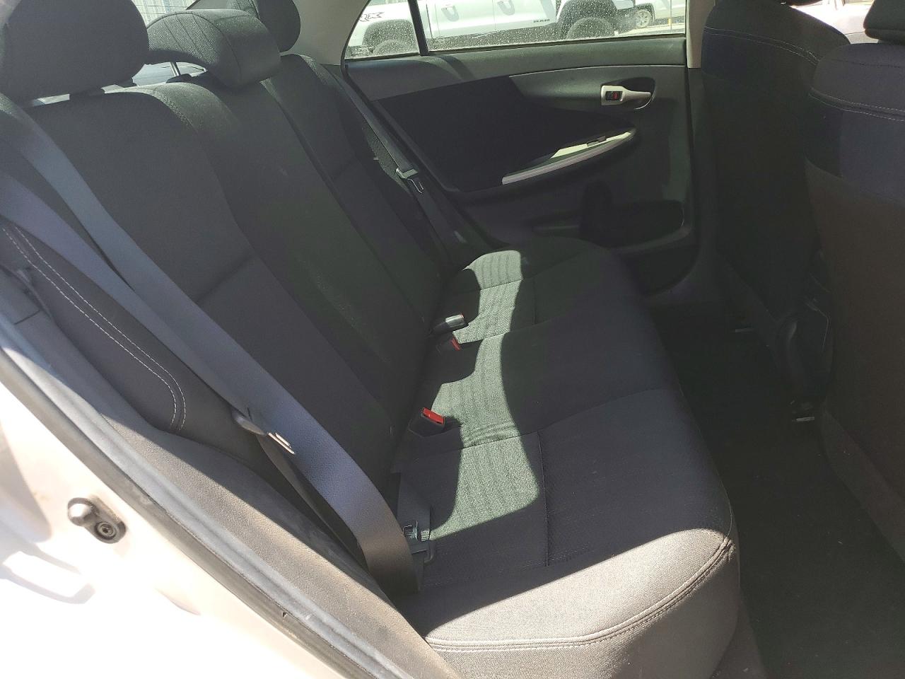 2013 TOYOTA COROLLA S photo 19