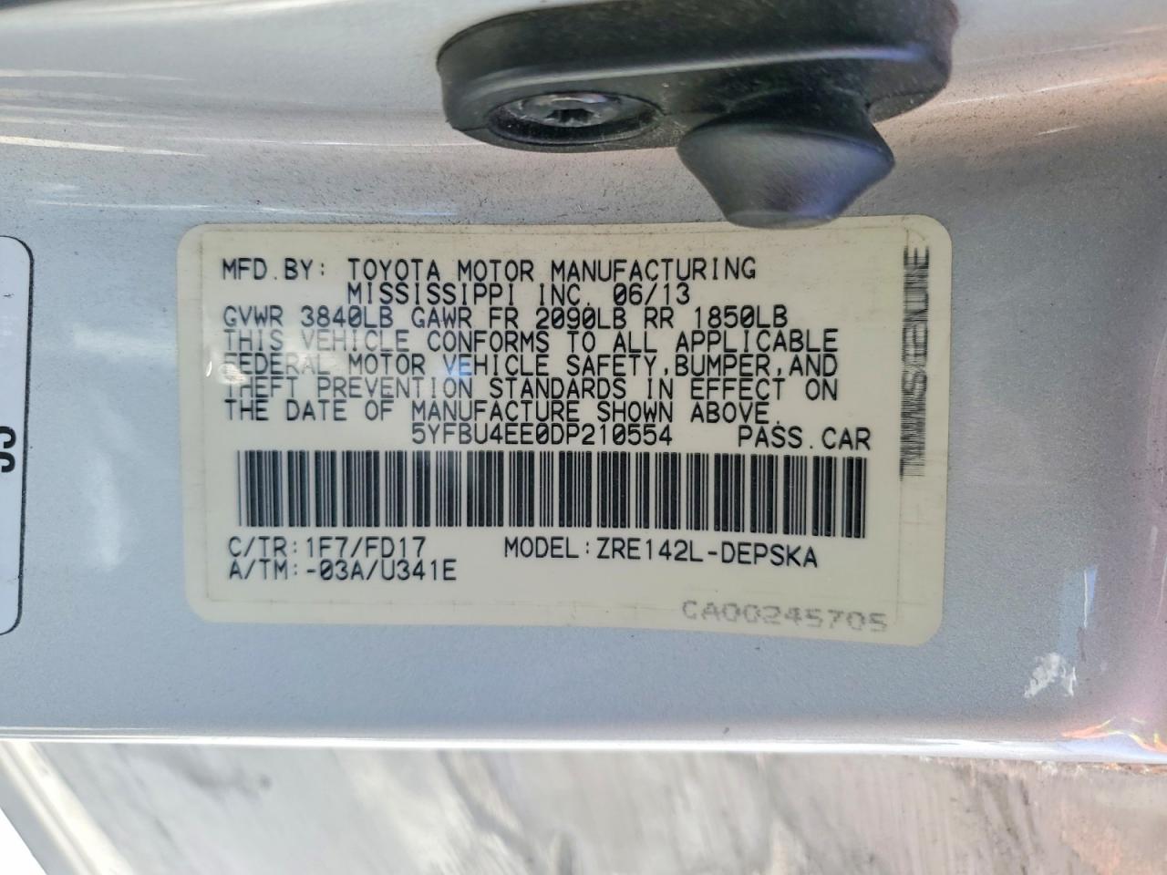 2013 TOYOTA COROLLA S photo 25