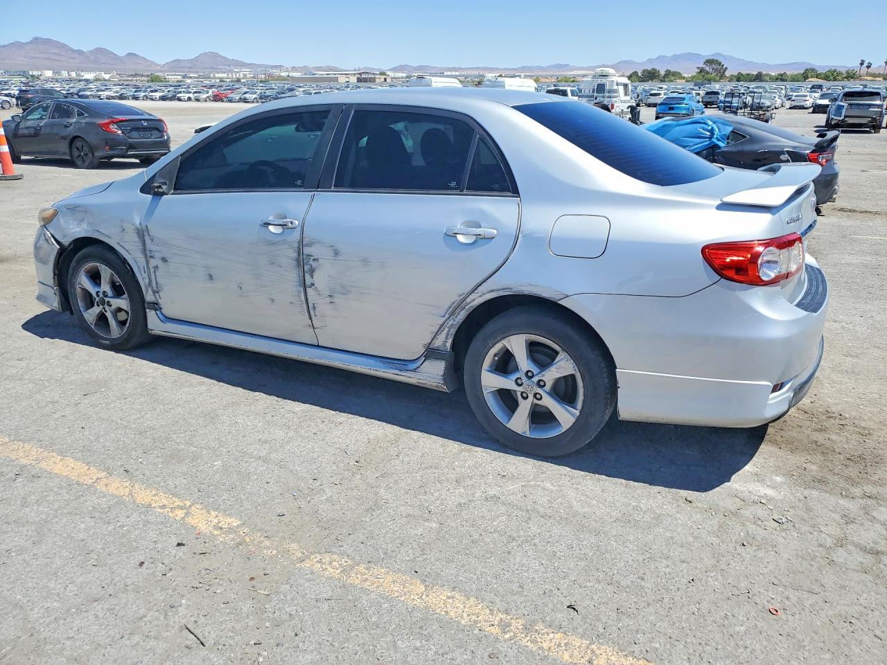 2013 TOYOTA COROLLA S photo 3