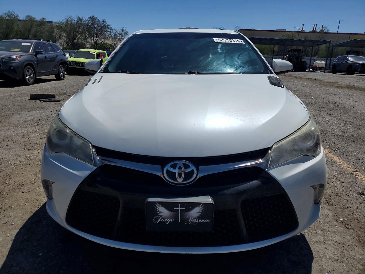 2017 TOYOTA CAMRY SE photo 5