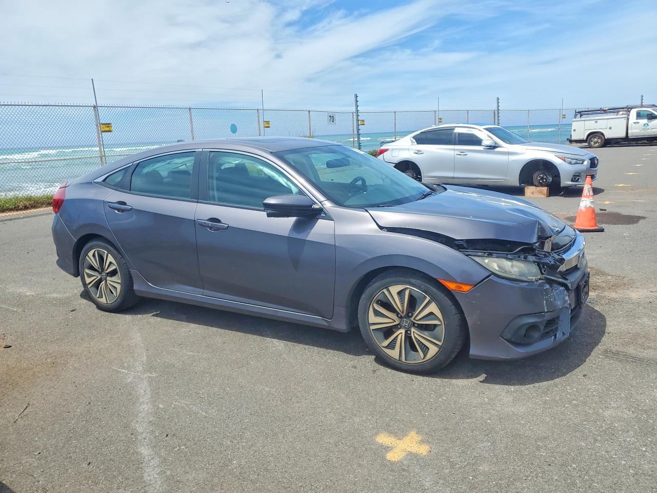 2017 HONDA CIVIC EX photo 4