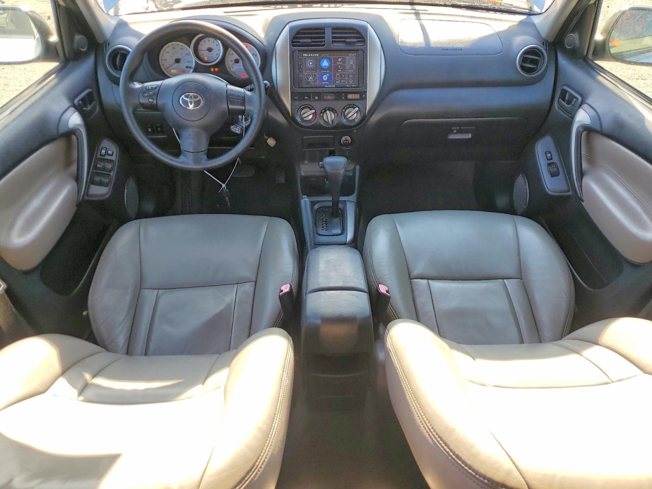 2004 TOYOTA RAV4 BASE photo 15