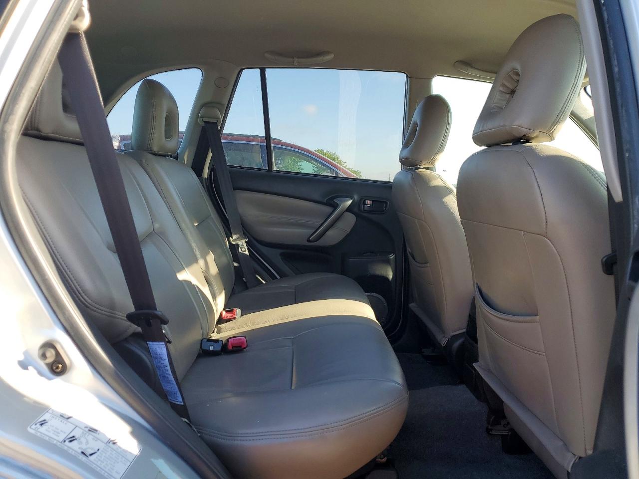2004 TOYOTA RAV4 BASE photo 21