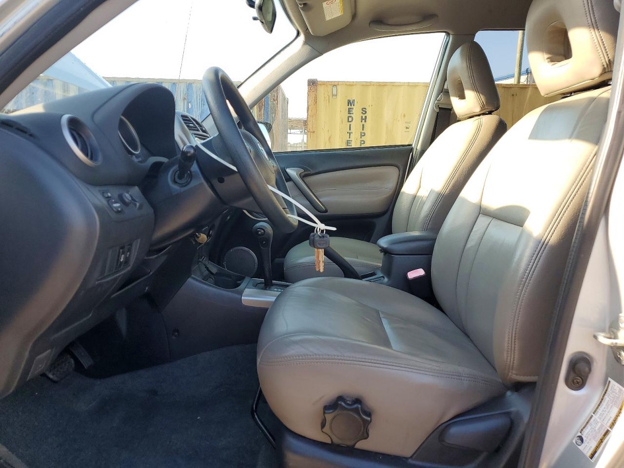 2004 TOYOTA RAV4 BASE photo 13