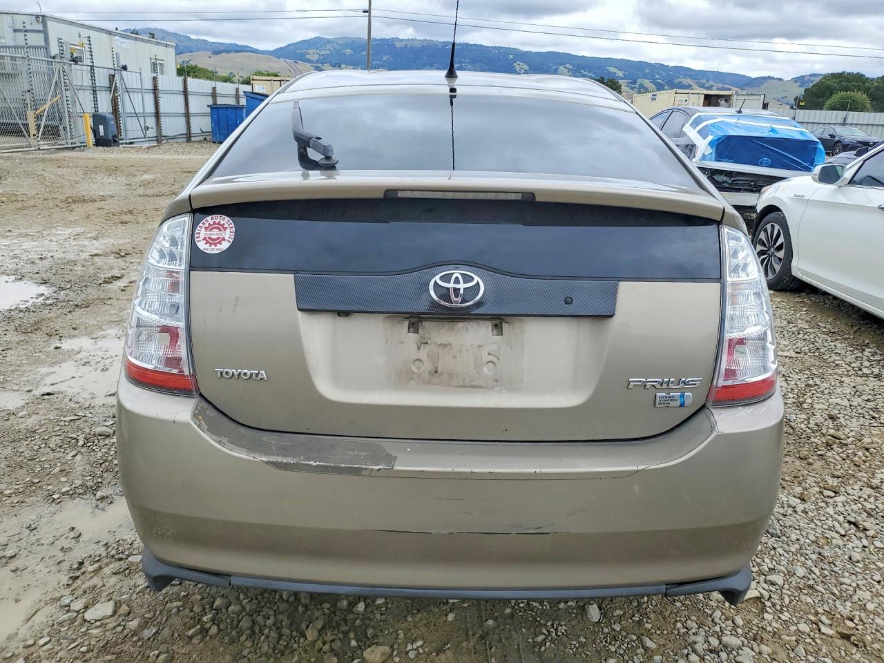 2007 TOYOTA PRIUS BASE photo 11