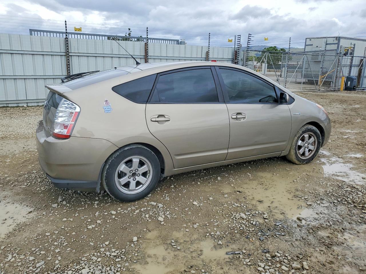 2007 TOYOTA PRIUS BASE photo 5