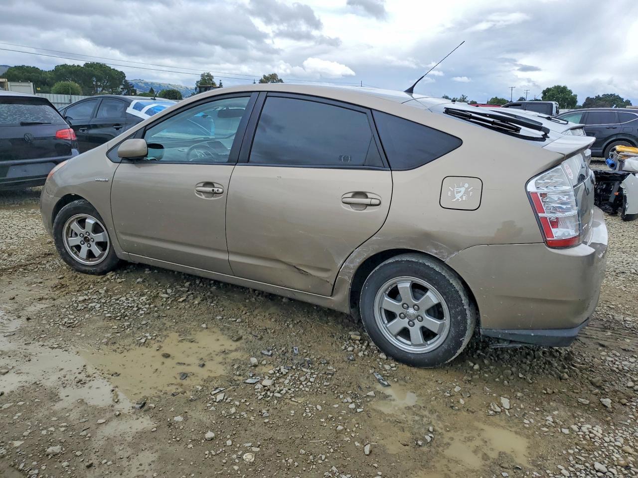 2007 TOYOTA PRIUS BASE photo 3
