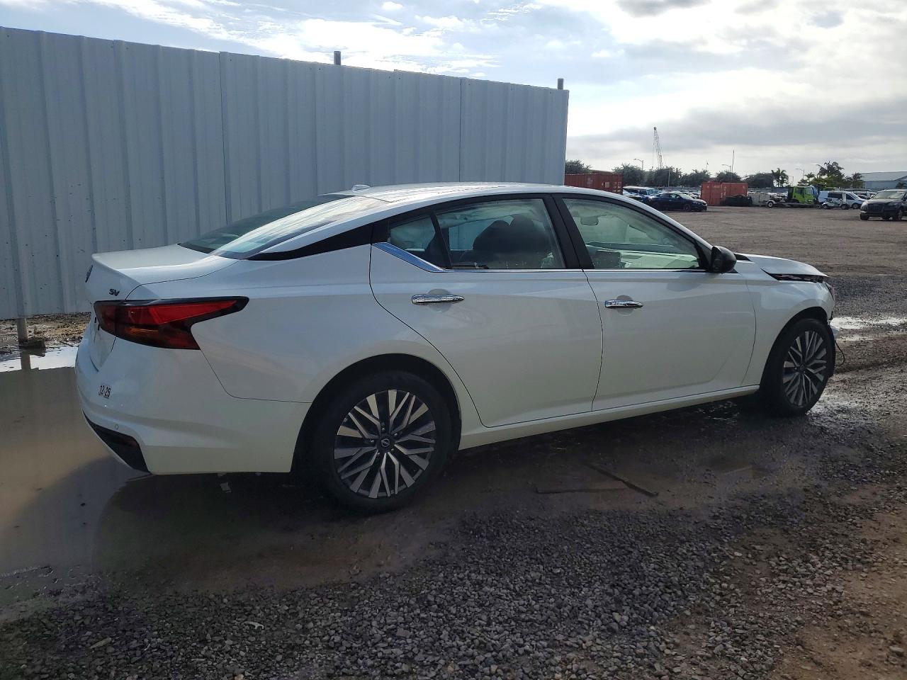 2024 NISSAN ALTIMA SV photo 5