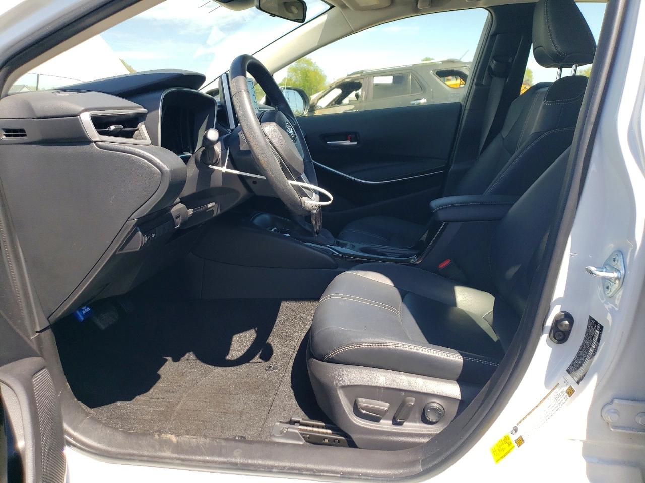2022 TOYOTA COROLLA XLE photo 13