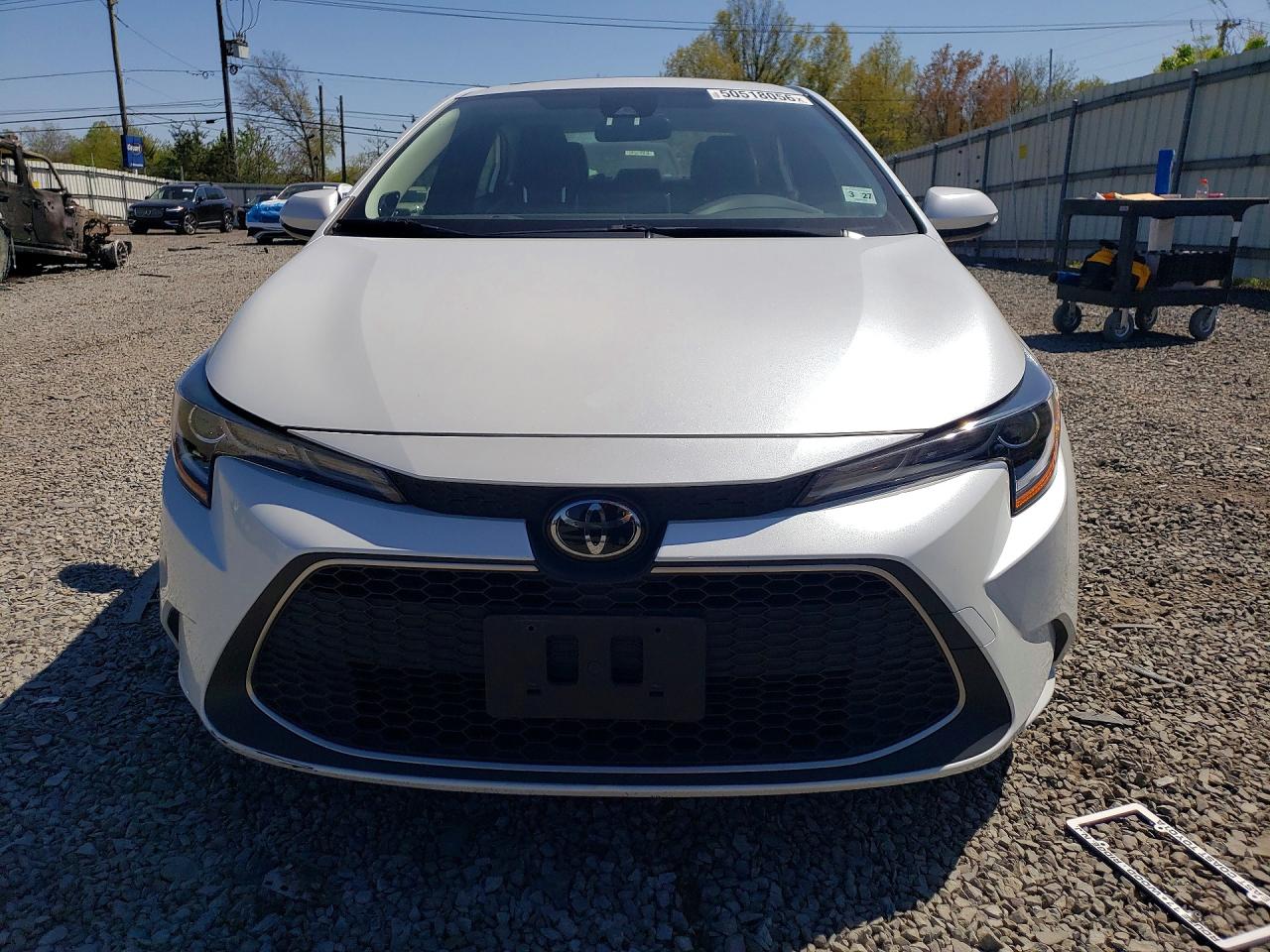 2022 TOYOTA COROLLA XLE photo 9