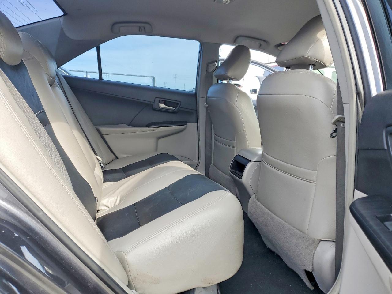 2013 TOYOTA CAMRY LE photo 28