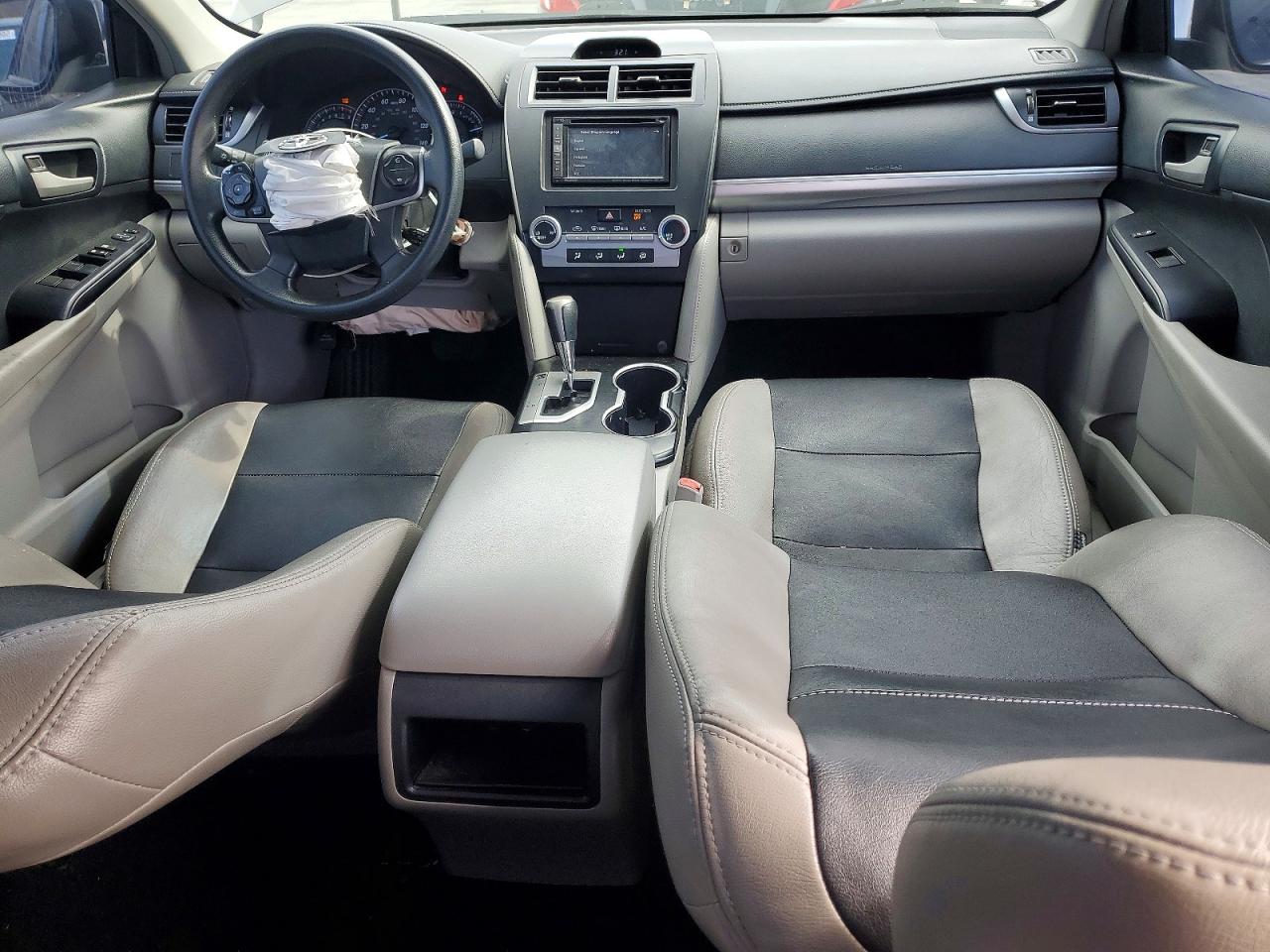 2013 TOYOTA CAMRY LE photo 22