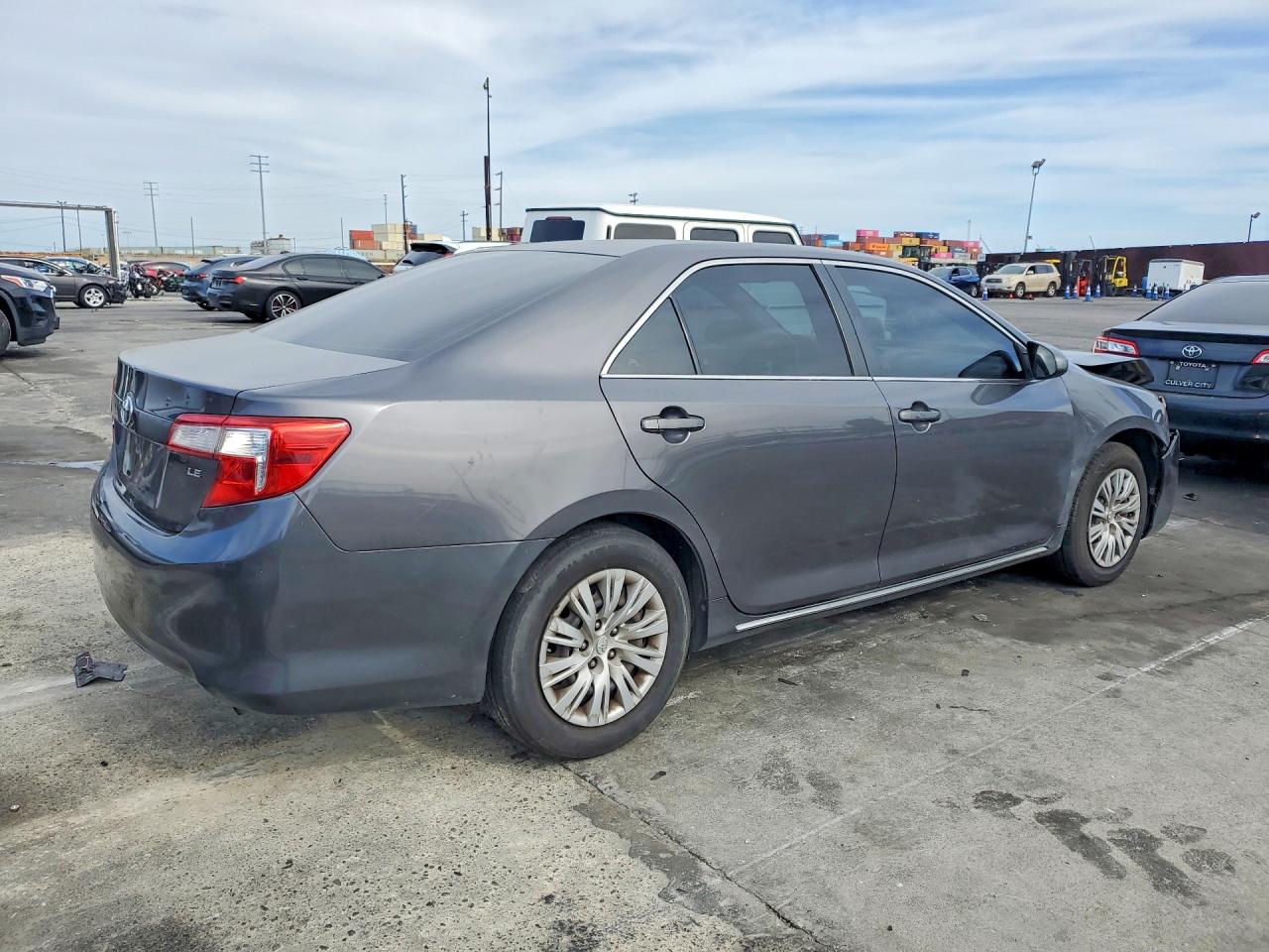 2013 TOYOTA CAMRY LE photo 7