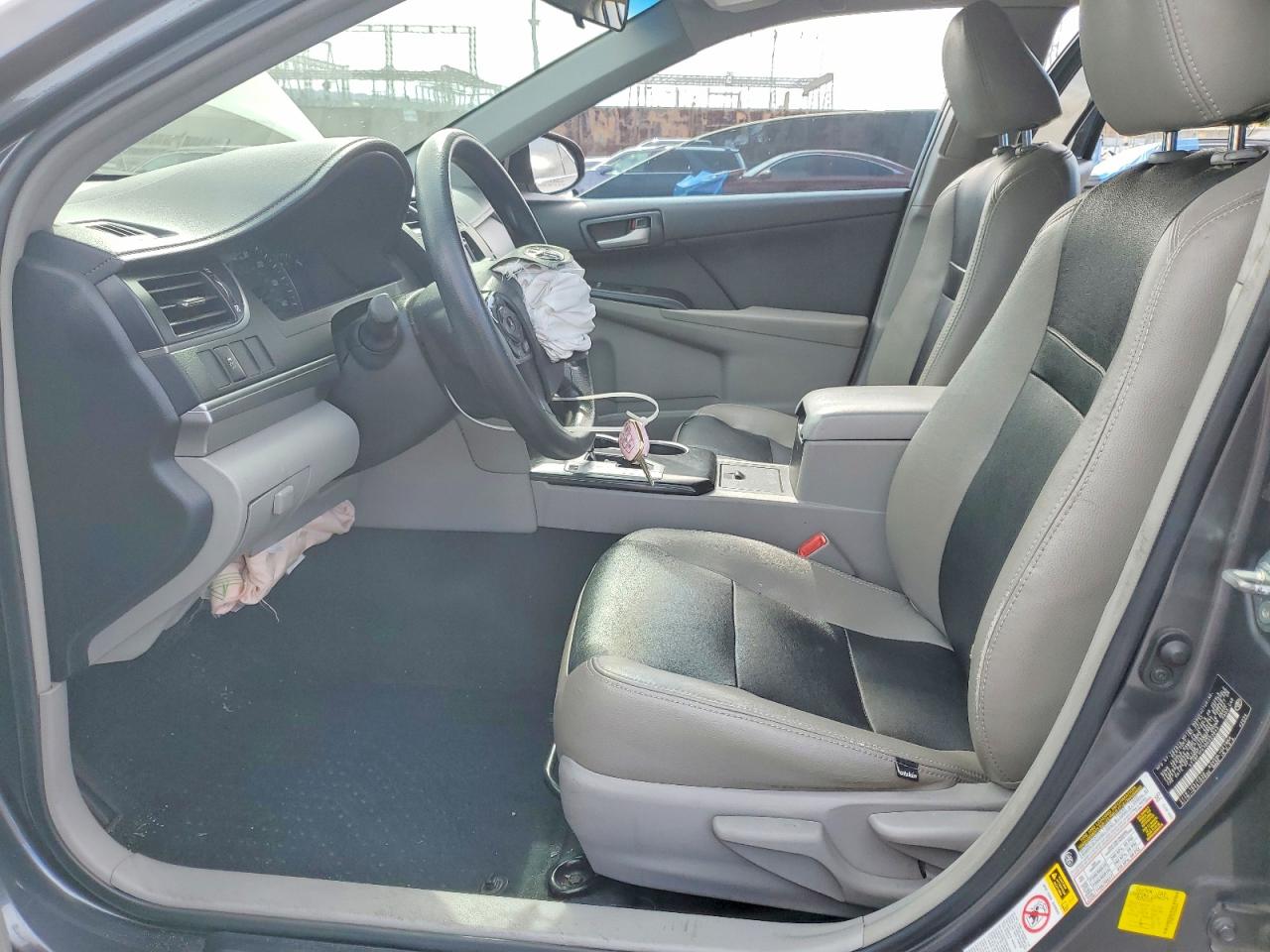2013 TOYOTA CAMRY LE photo 19