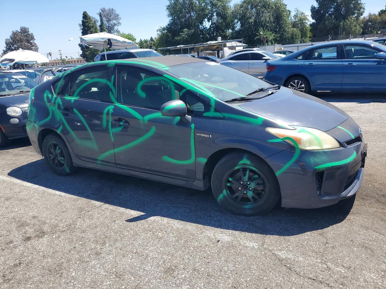 2013 TOYOTA PRIUS TWO photo 4
