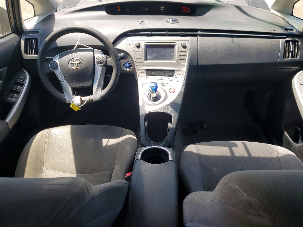 2013 TOYOTA PRIUS TWO photo 8