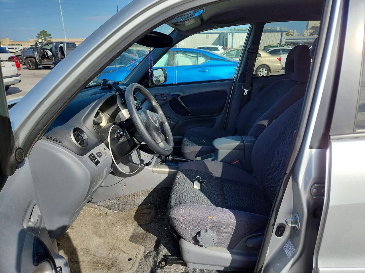 2002 TOYOTA RAV4 BASE photo 19