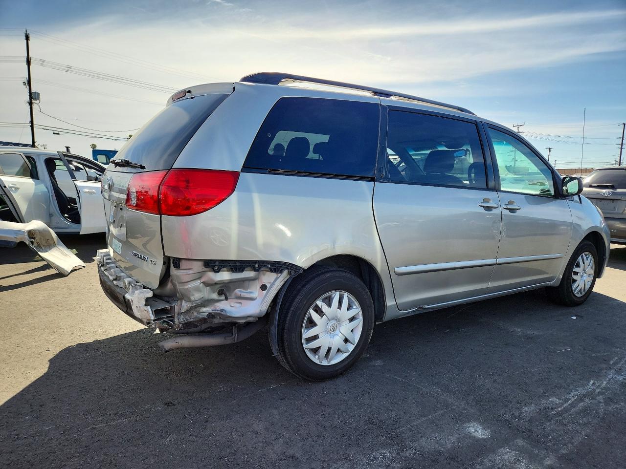 2006 TOYOTA SIENNA LE 8 PASSENGER photo 3