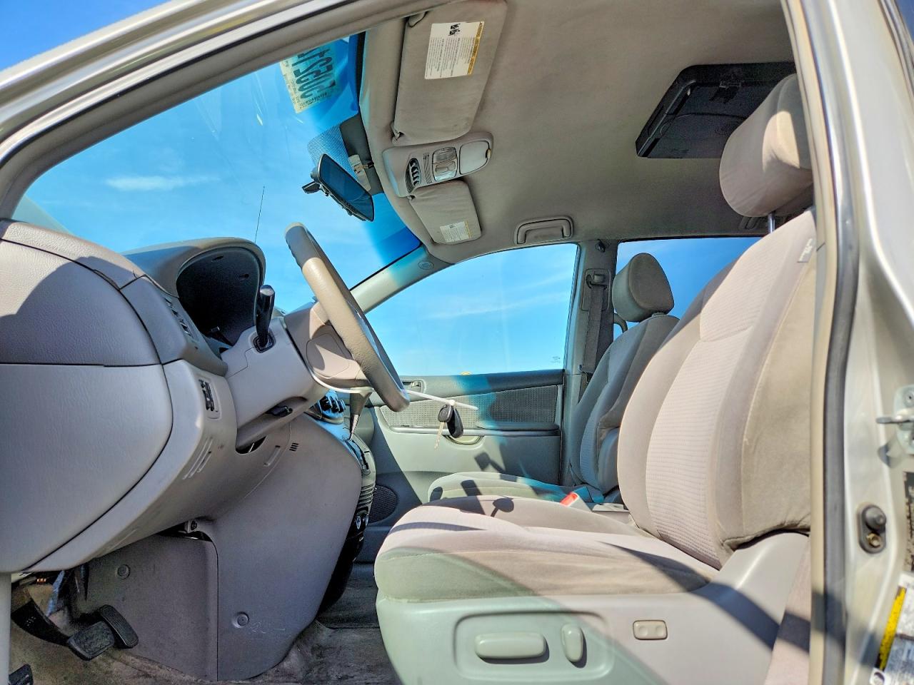 2006 TOYOTA SIENNA LE 8 PASSENGER photo 7