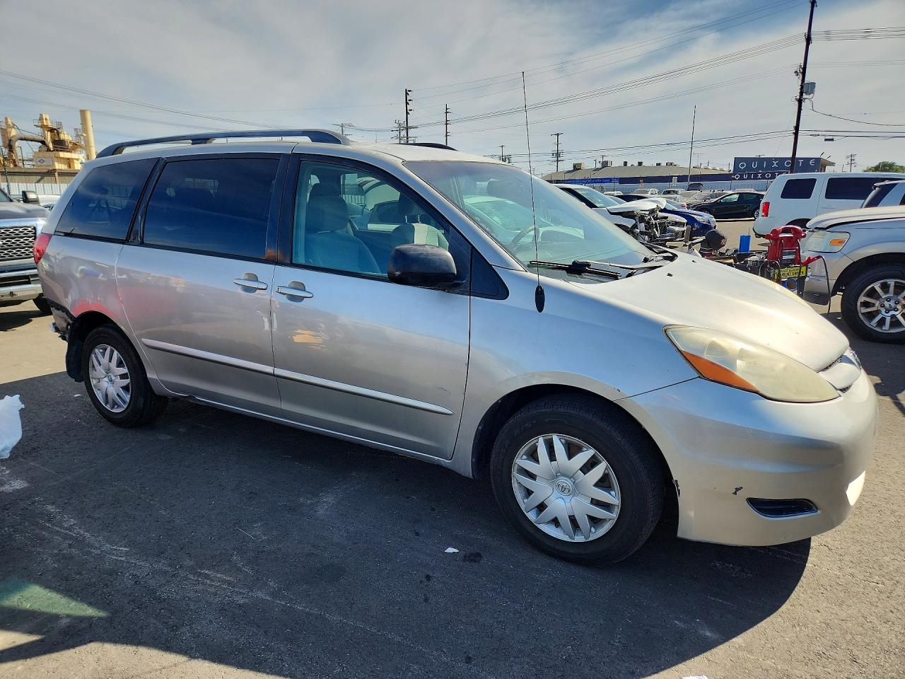 2006 TOYOTA SIENNA LE 8 PASSENGER photo 4