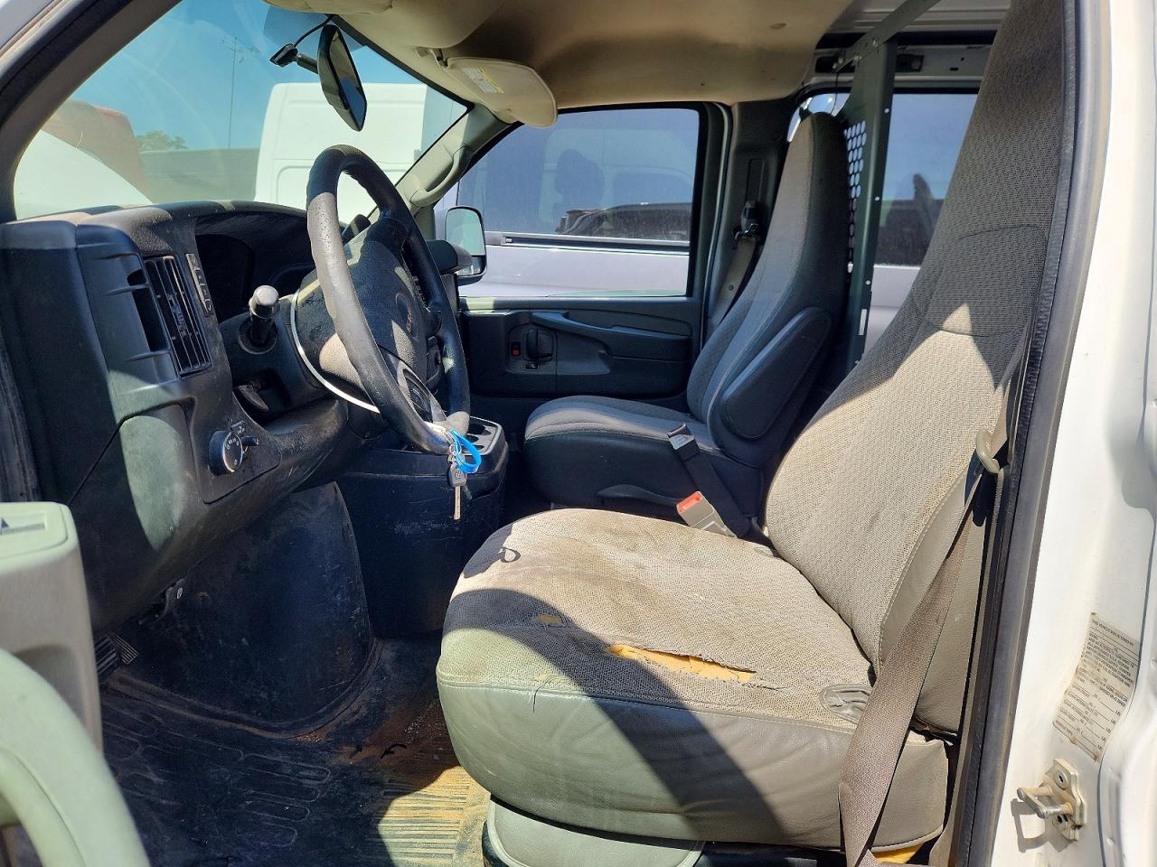 2015 GMC SAVANA G2500 DELIVERY VAN photo 19