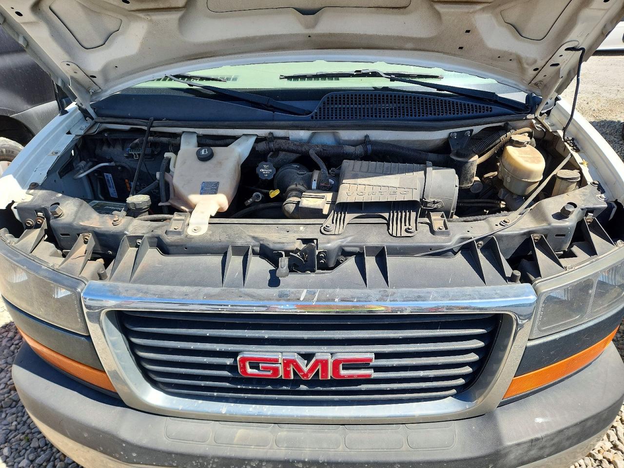 2015 GMC SAVANA G2500 DELIVERY VAN photo 34