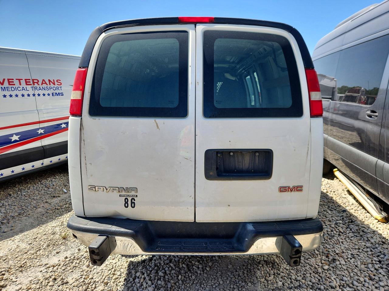 2015 GMC SAVANA G2500 DELIVERY VAN photo 16