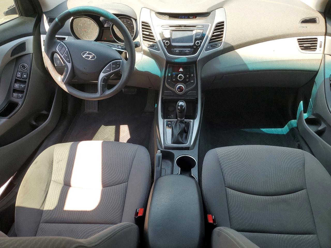 2016 HYUNDAI ELANTRA SE photo 8
