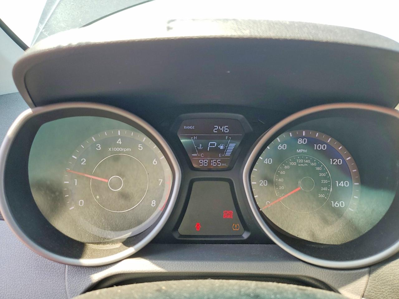 2016 HYUNDAI ELANTRA SE photo 9
