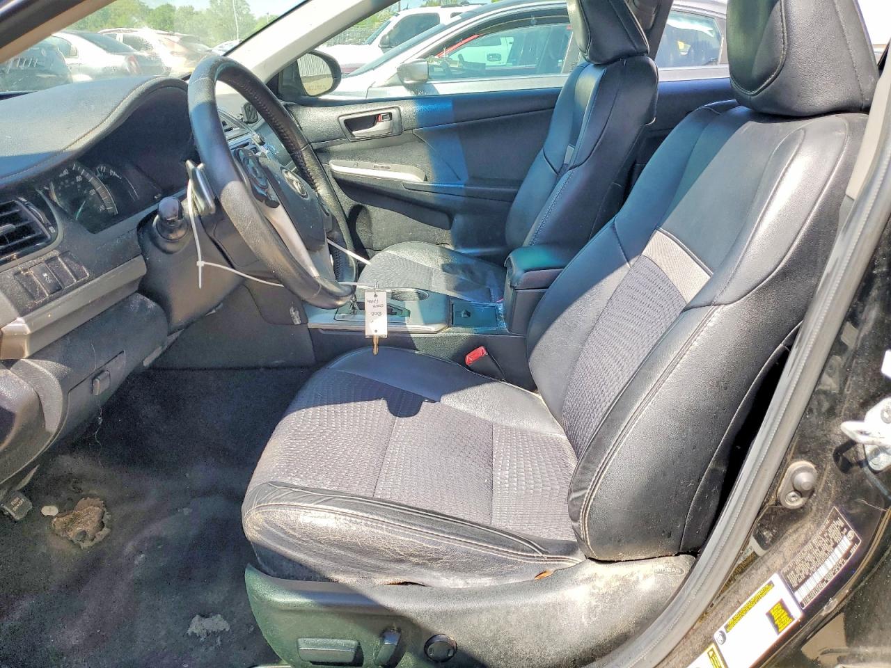 2012 TOYOTA CAMRY SE photo 13