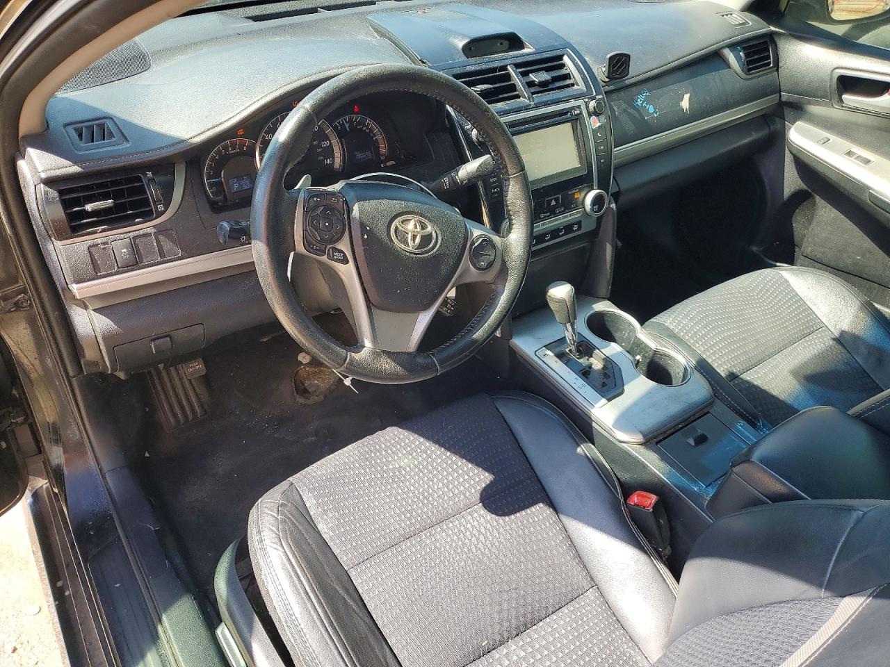 2012 TOYOTA CAMRY SE photo 15