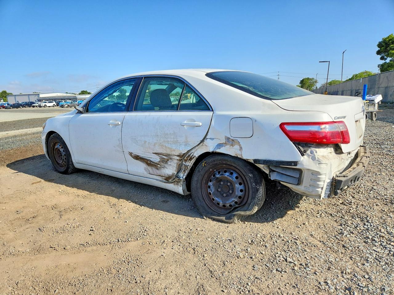 2009 TOYOTA CAMRY LE photo 3