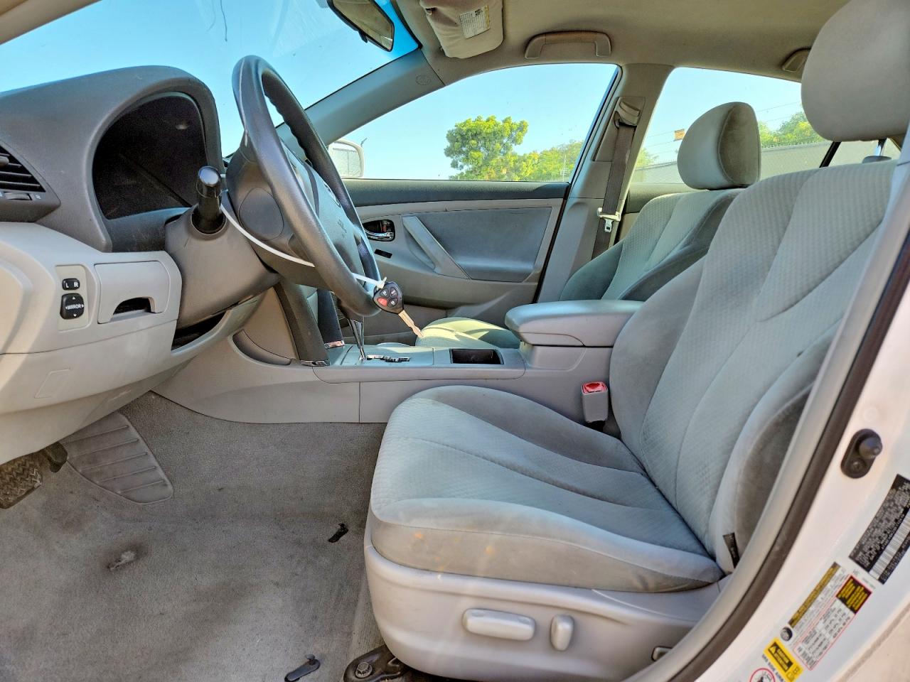 2009 TOYOTA CAMRY LE photo 13