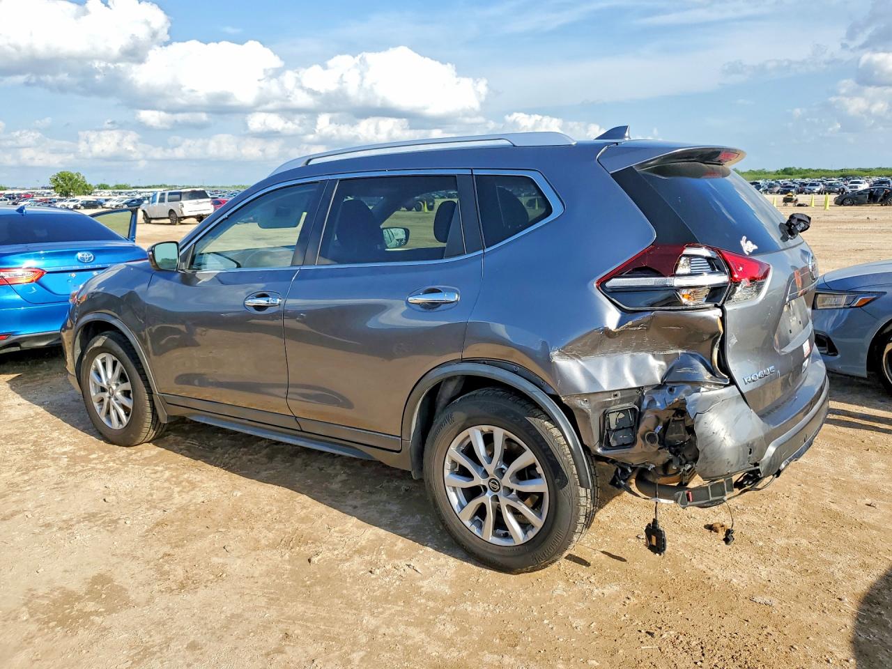 2020 NISSAN ROGUE SV photo 3