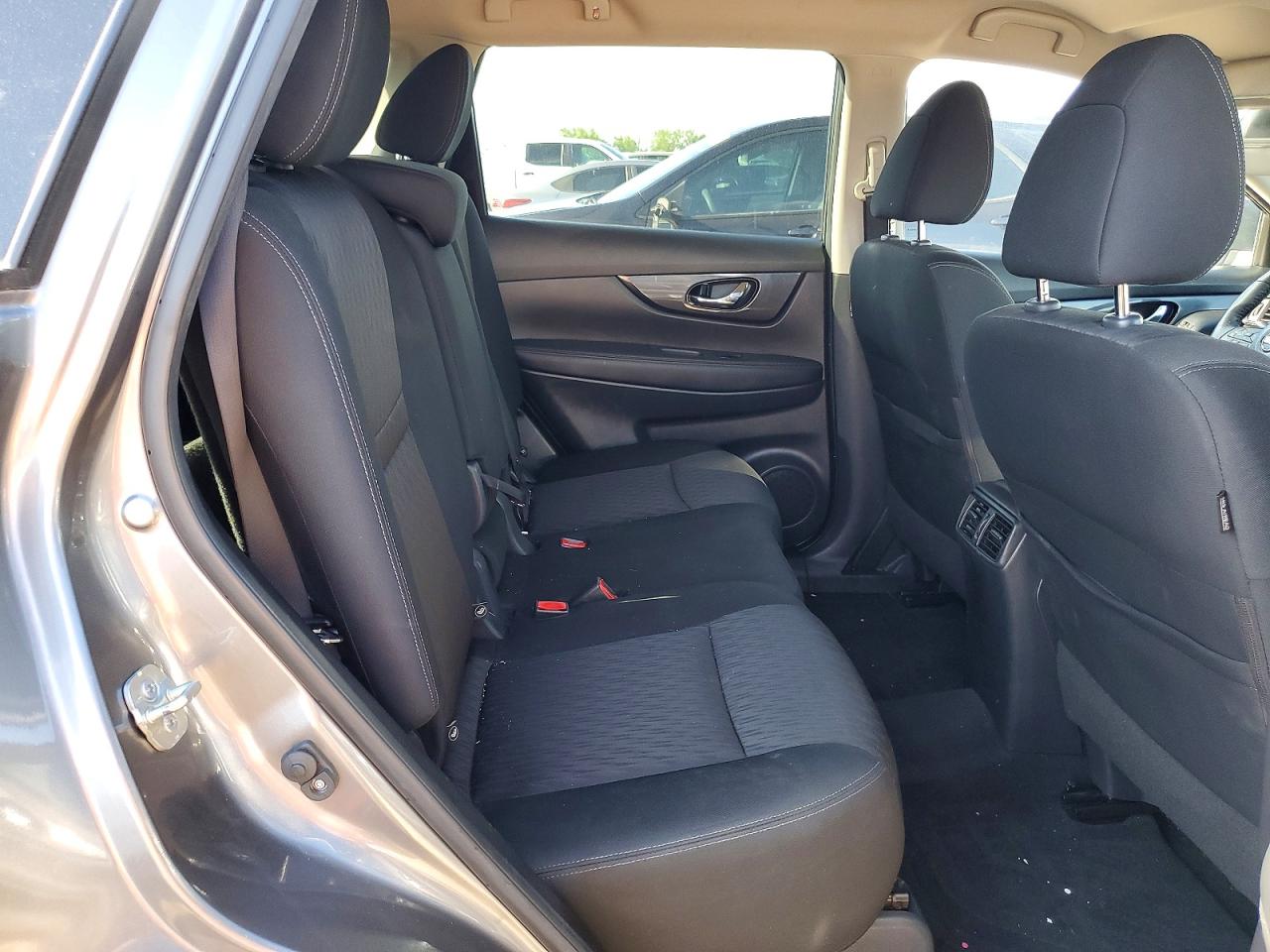 2020 NISSAN ROGUE SV photo 19
