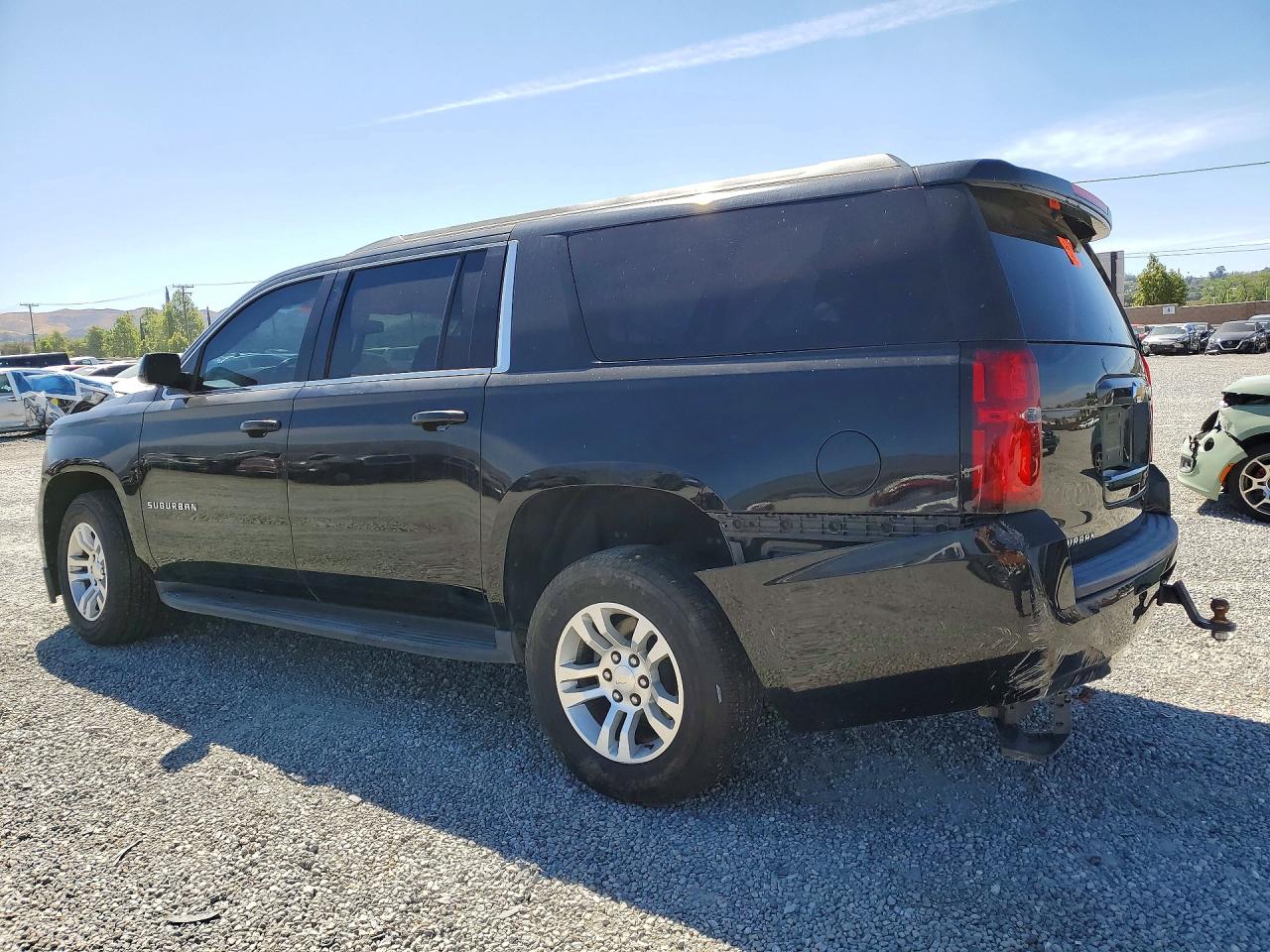 2018 CHEVROLET SUBURBAN C1500 LS photo 3