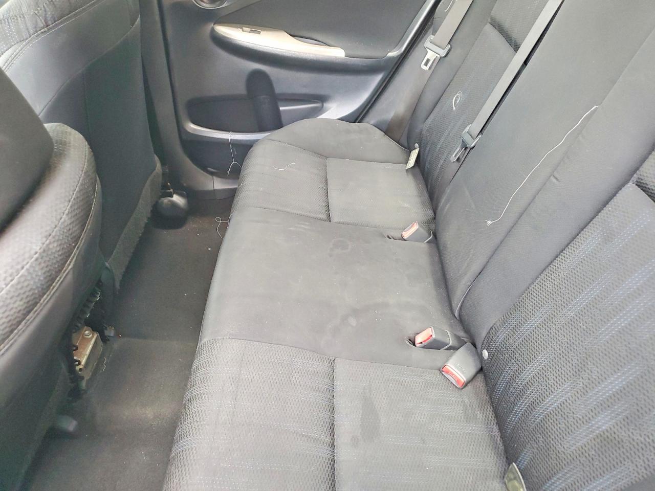 2013 TOYOTA COROLLA L photo 19