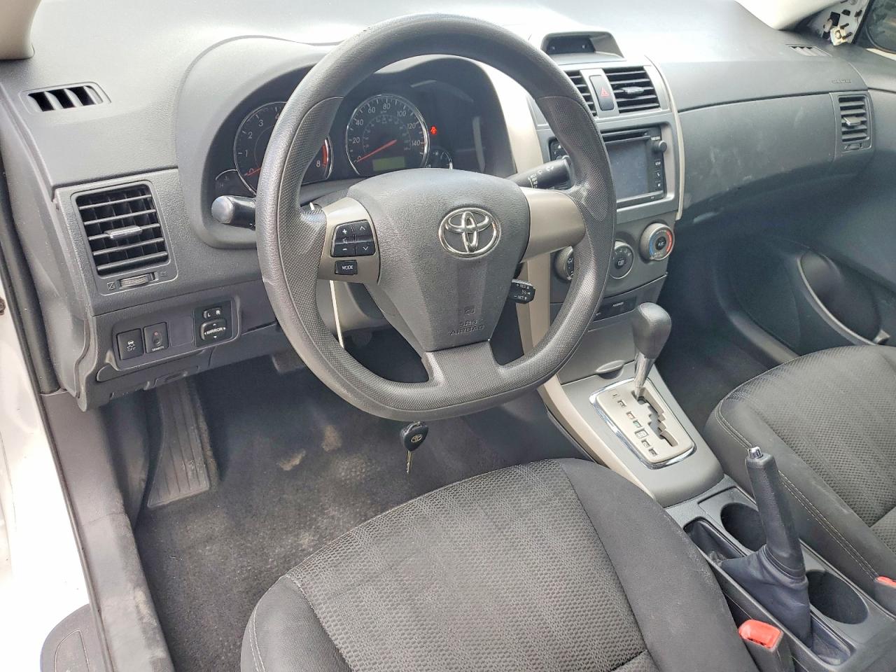 2013 TOYOTA COROLLA L photo 15