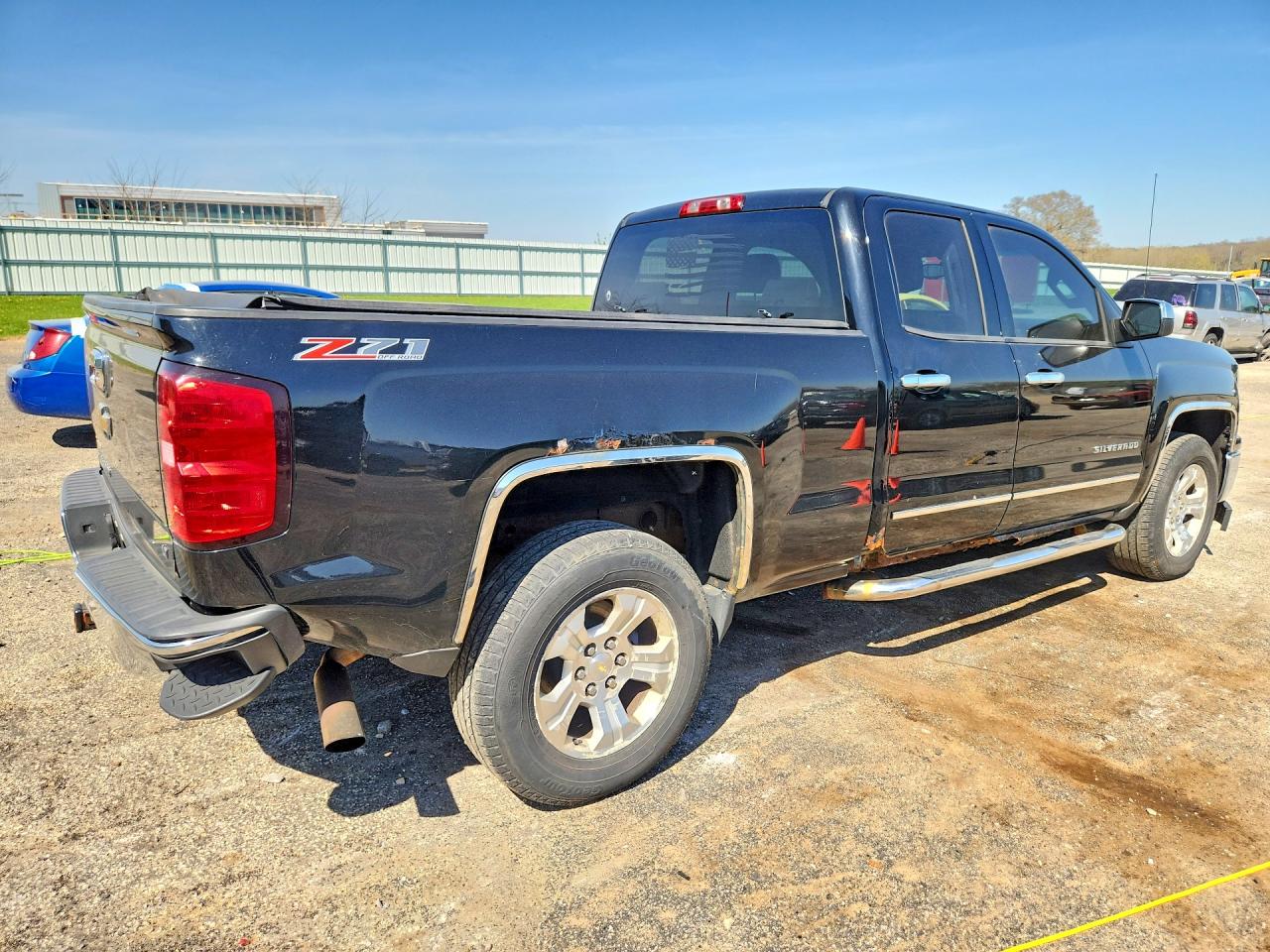 2015 CHEVROLET SILVERADO K1500 LT photo 3