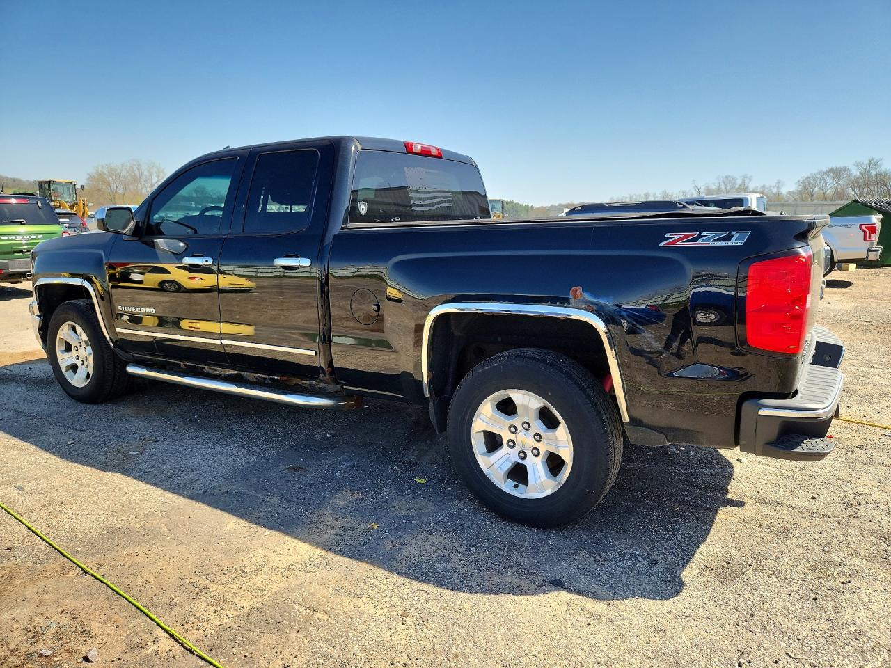 2015 CHEVROLET SILVERADO K1500 LT photo 2