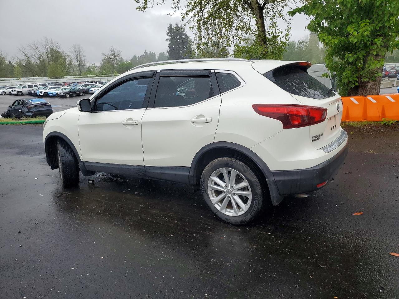 2018 NISSAN ROGUE SPORT SV photo 2