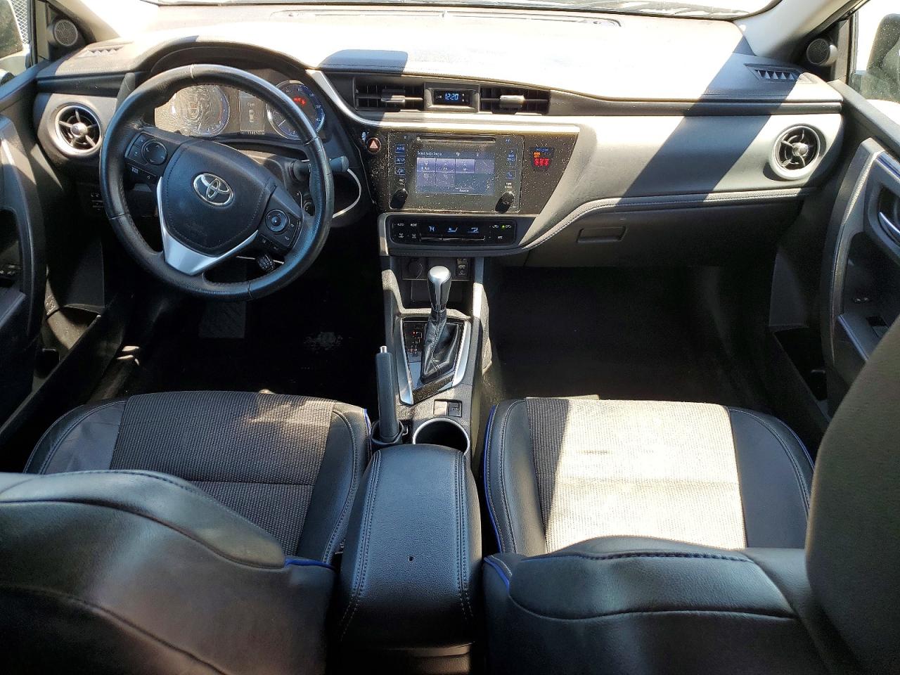 2018 TOYOTA COROLLA SE photo 8