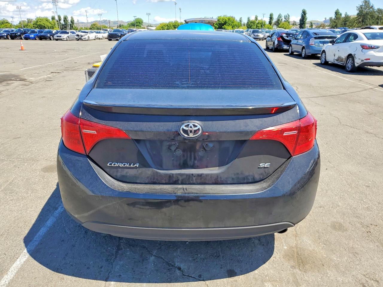 2018 TOYOTA COROLLA SE photo 6