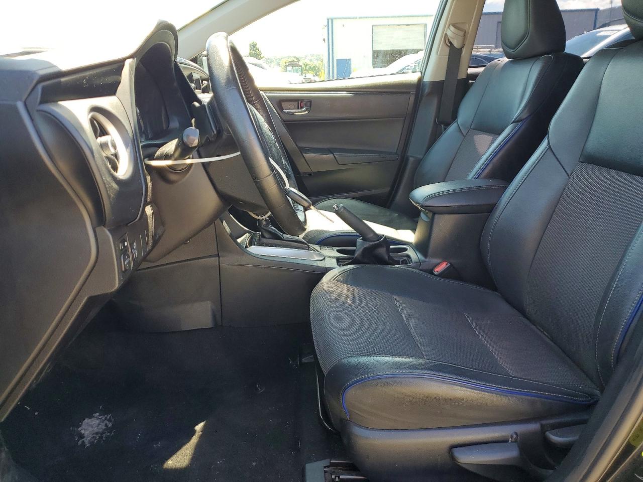2018 TOYOTA COROLLA SE photo 7