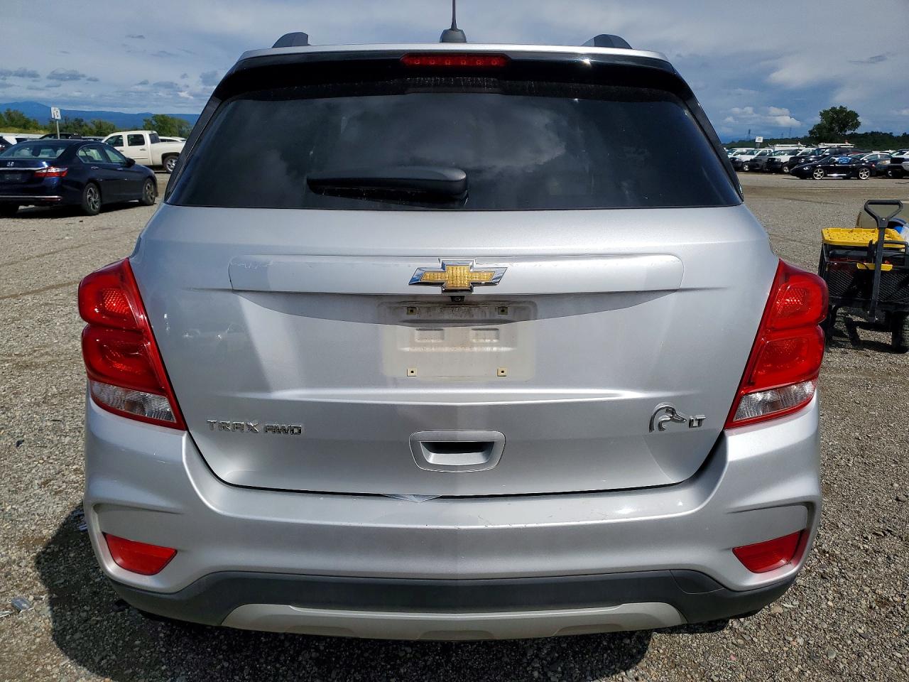 2018 CHEVROLET TRAX 1LT photo 6