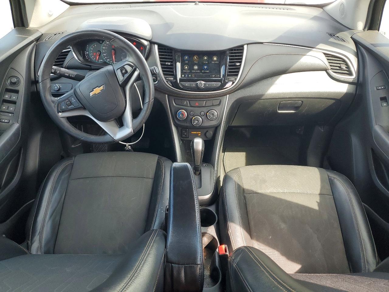 2018 CHEVROLET TRAX 1LT photo 8