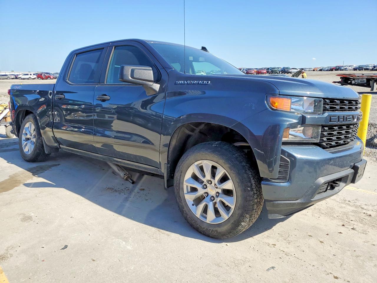 2020 CHEVROLET SILVERADO K1500 CUSTOM photo 4