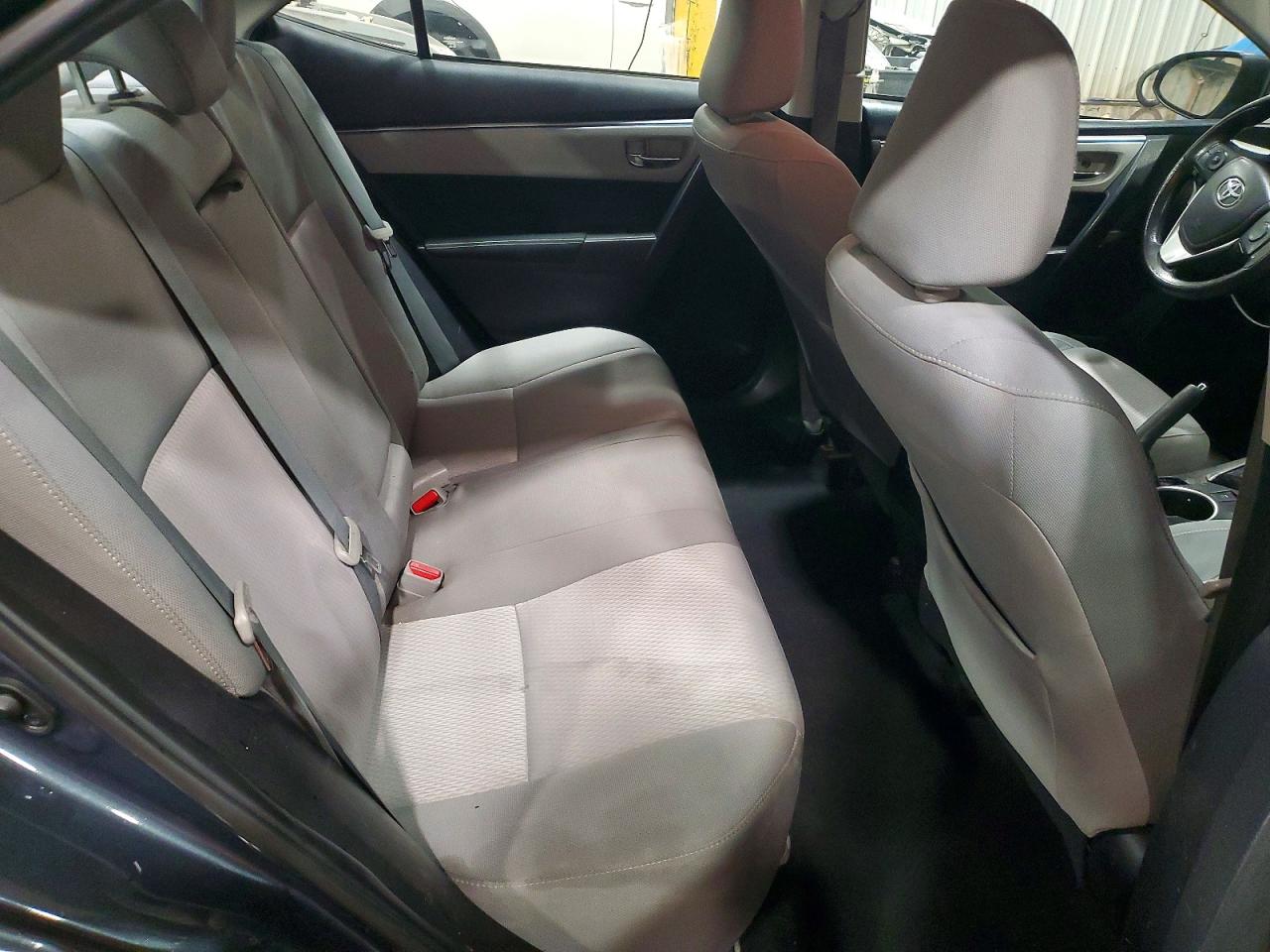 2015 TOYOTA COROLLA LE photo 10