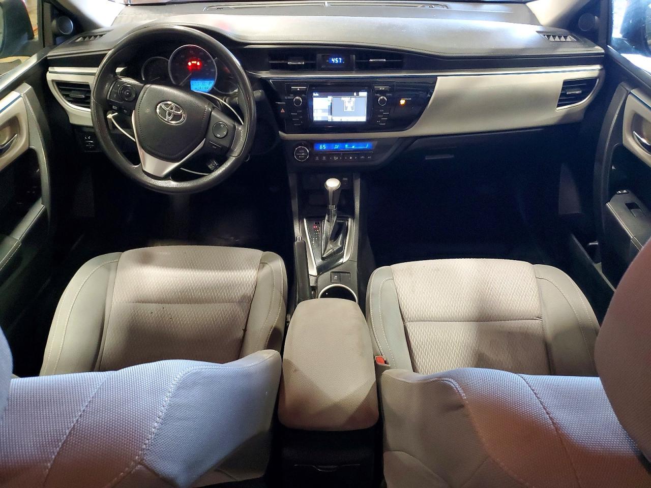 2015 TOYOTA COROLLA LE photo 8