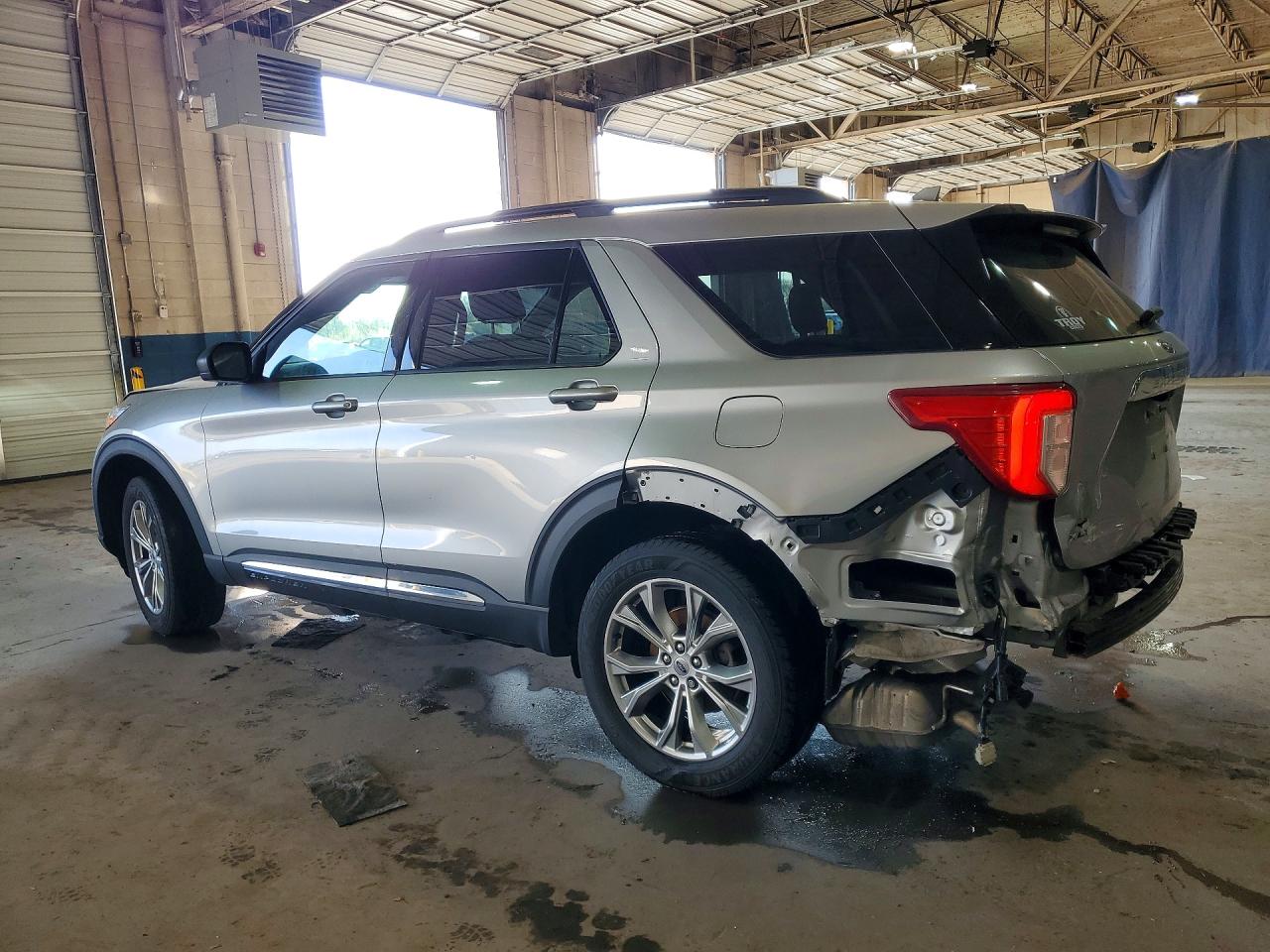 2020 FORD EXPLORER XLT photo 3